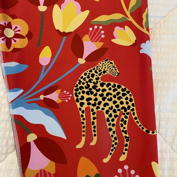 High Waist Yoga
Leggings In Holiday I Jessie Zhao New York
XL - Picture 9 of 11